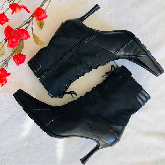 HP *Stuart Weitzman | Stunning RARE Lace Up Booties - Picture 13 of 16